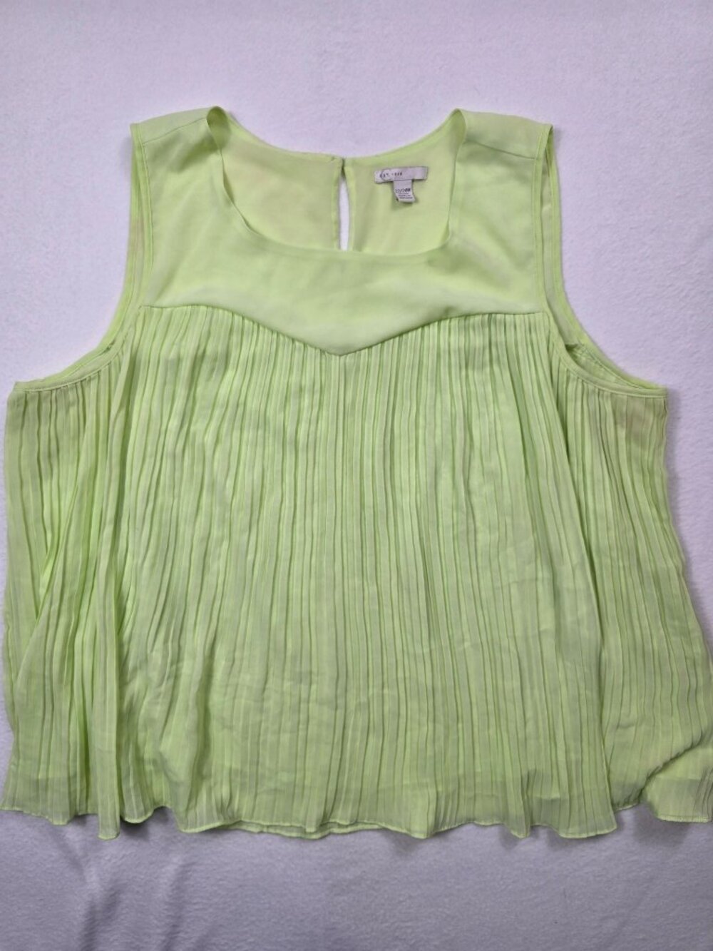 Cato Womens Plus Size 22/24W Green Pleated Sleeveless Blouse  Keyhole Back Flowy